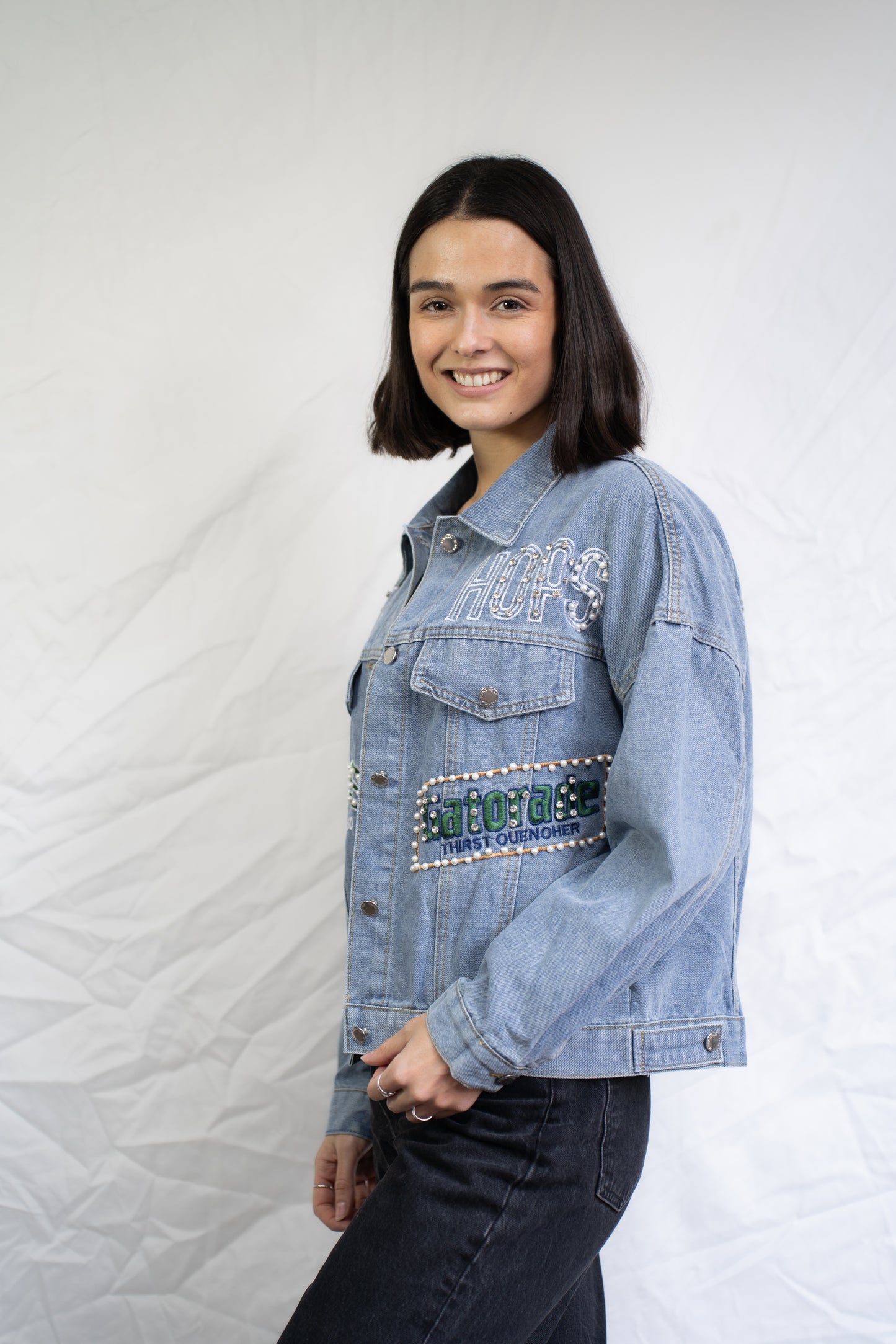 Chaqueta Hops Celeste Bordada