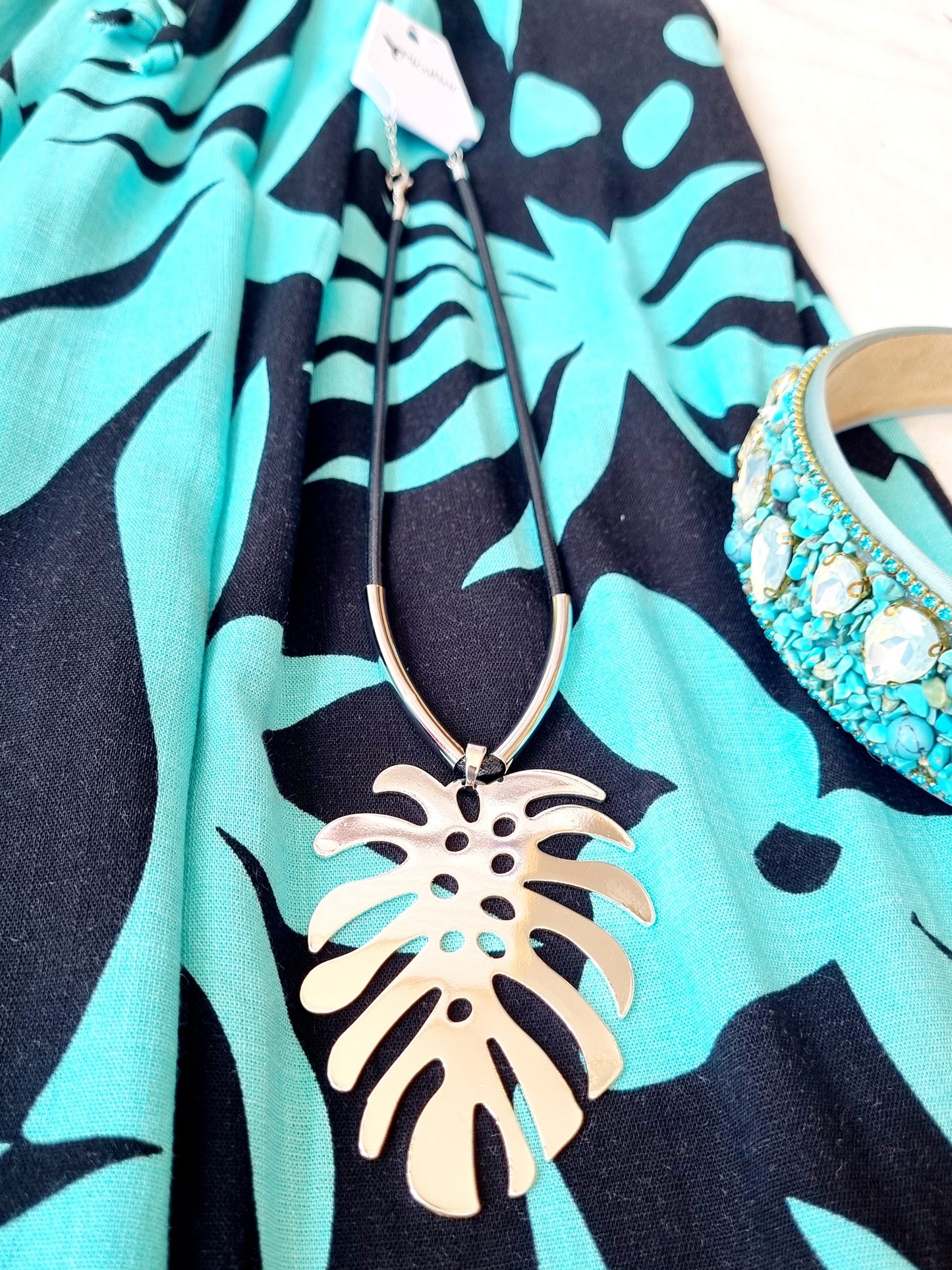 Collar Monstera Plata