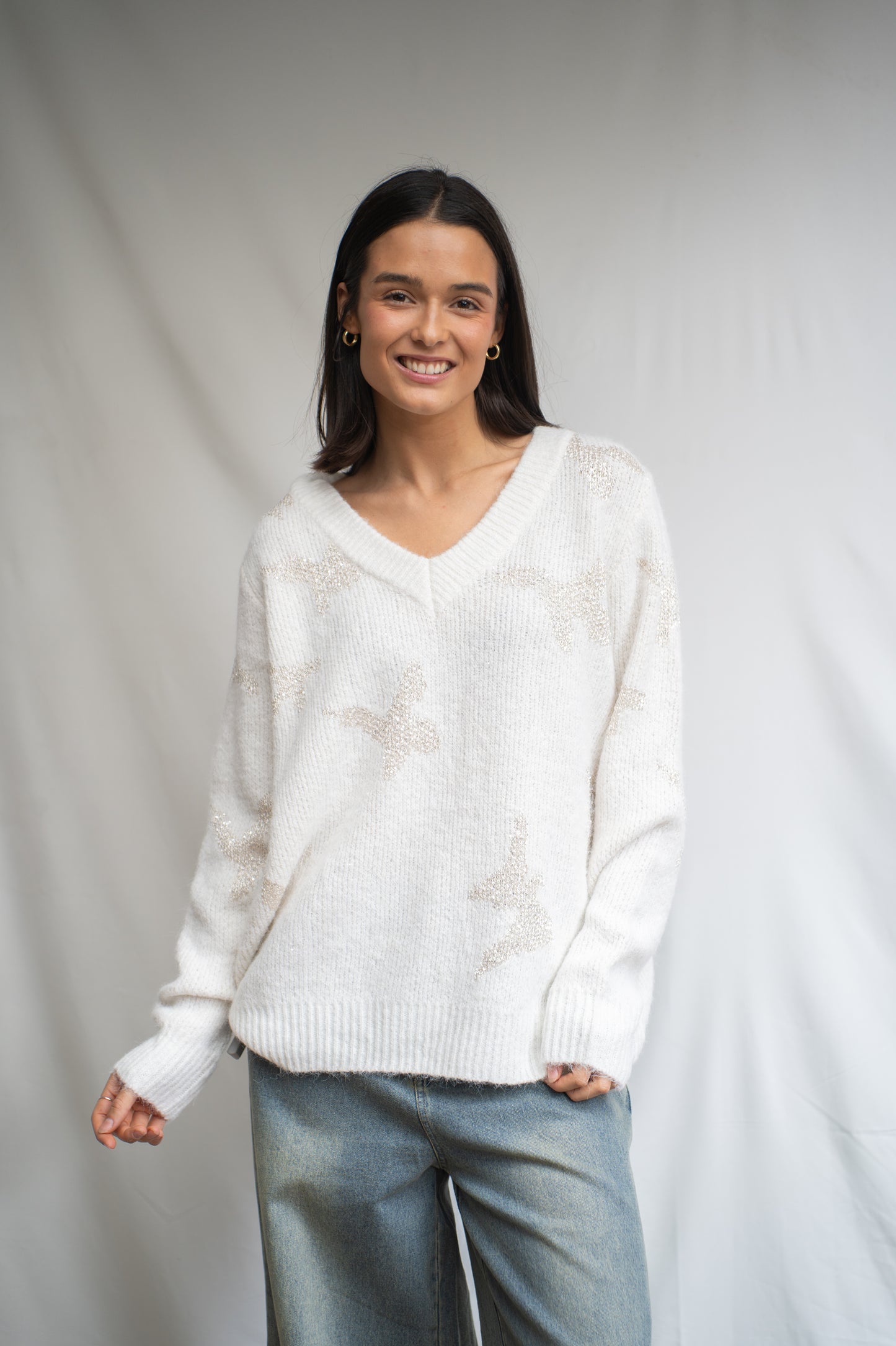 Sweater Niet Blanco Aplicaciones