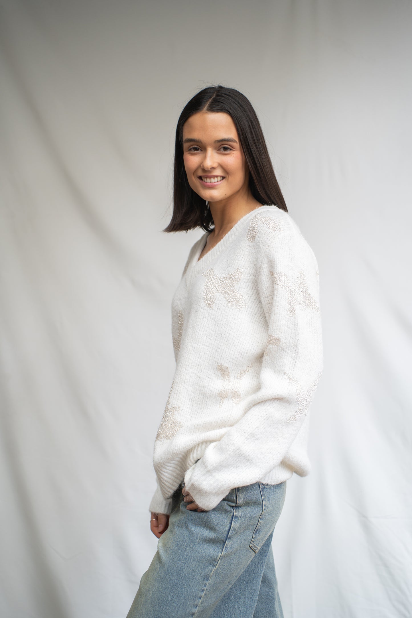 Sweater Niet Blanco Aplicaciones