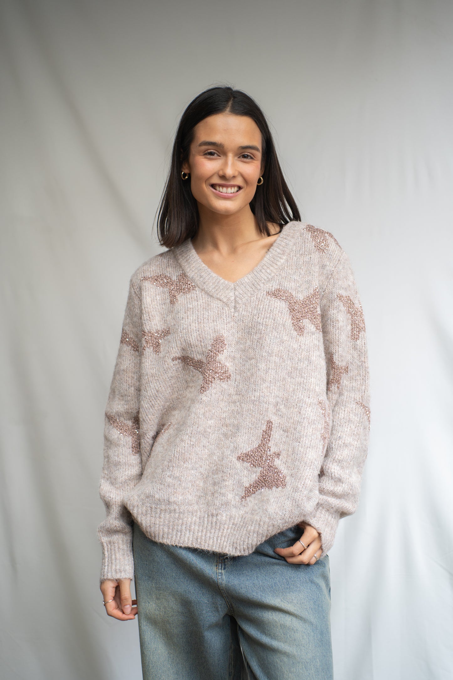 Sweater Niet Beige Aplicaciones