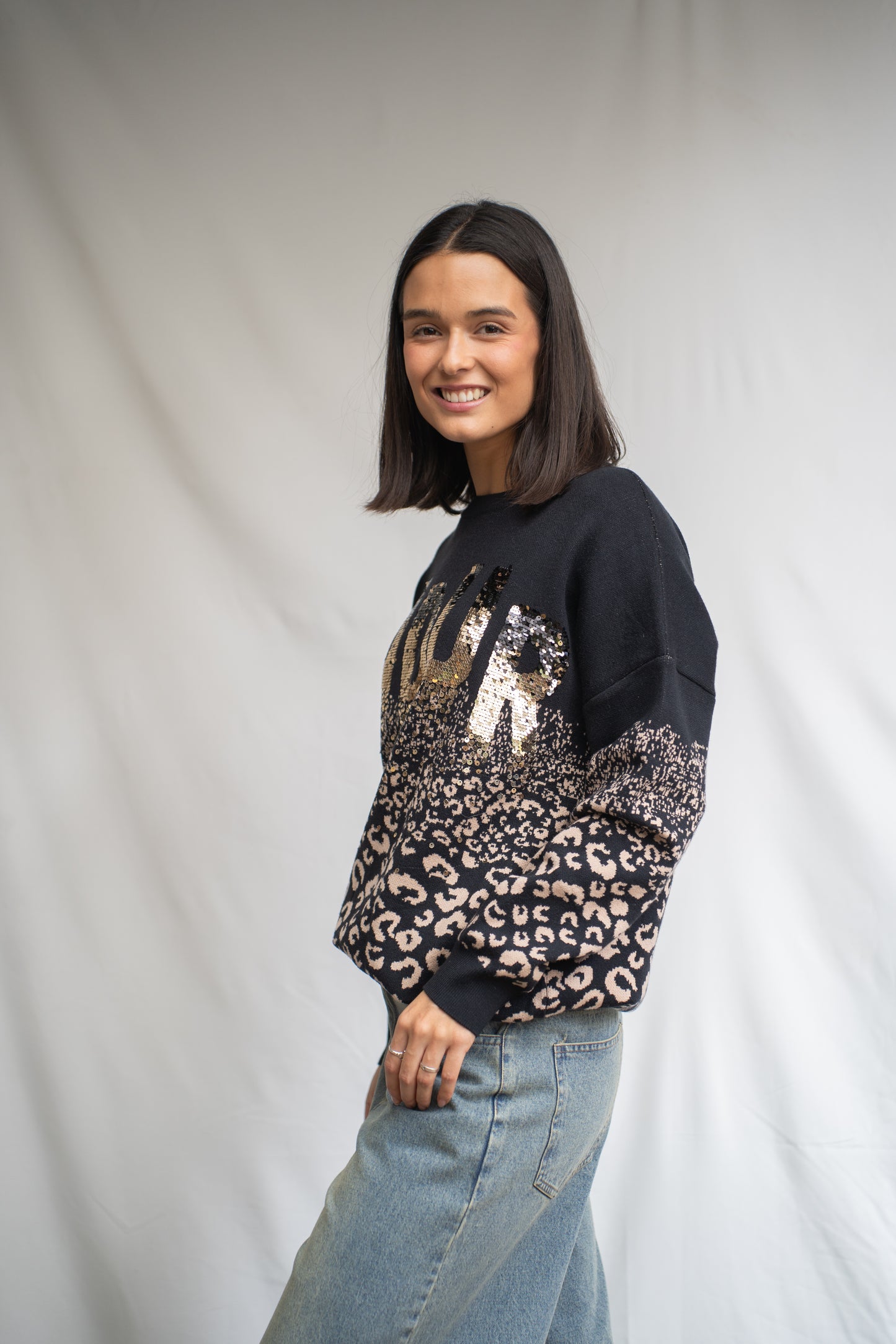 Sweater Amor Negro Lentejuelas