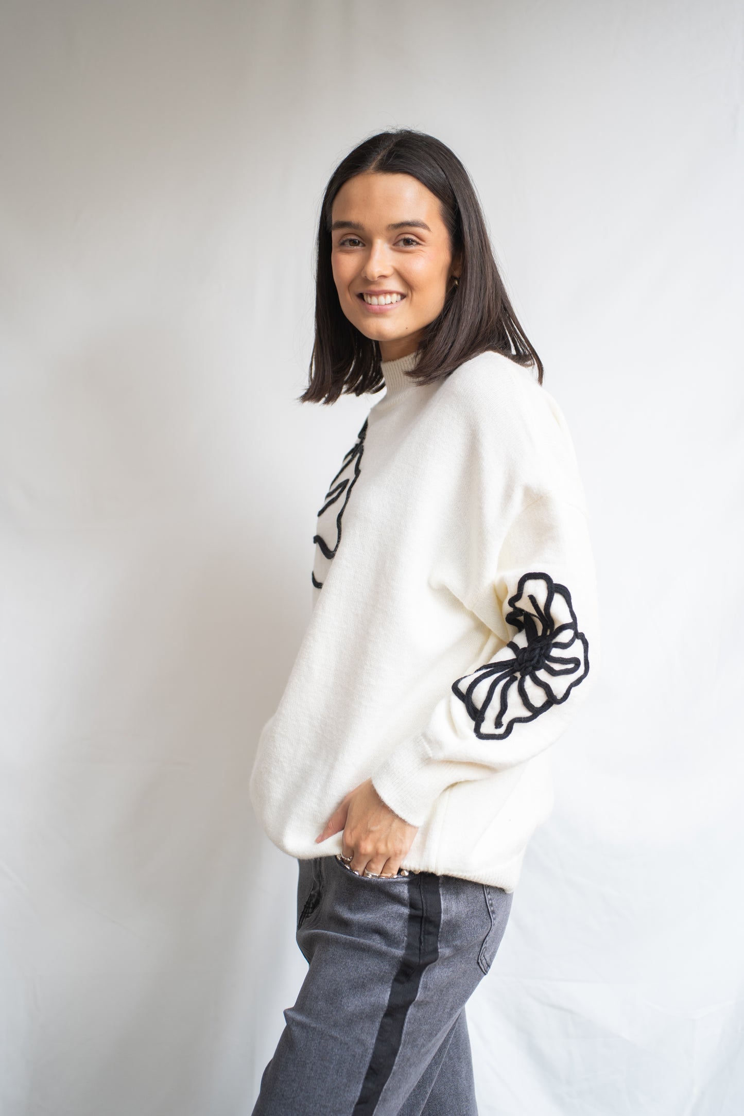 Sweater Pili Blanco Flores