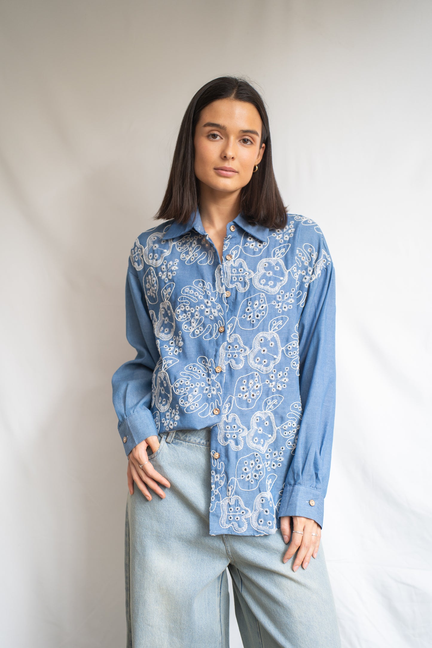 Blusa Bordada Flo Celeste