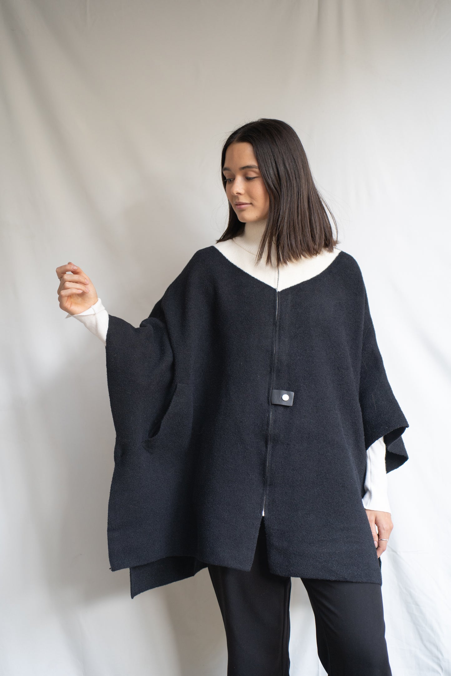 Poncho Grueso Bico Negro