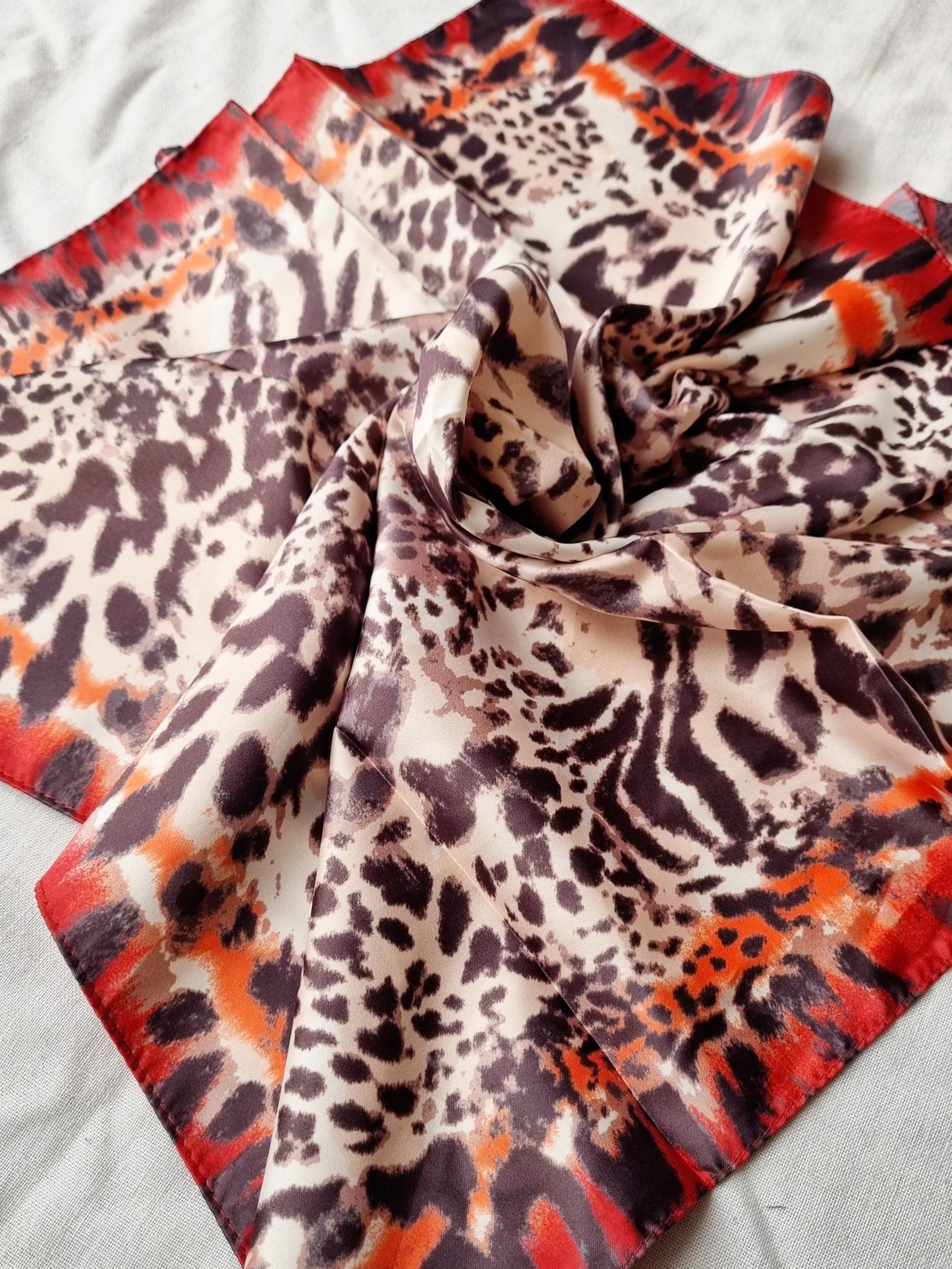 Pañuelo Tricro Beige Estampado