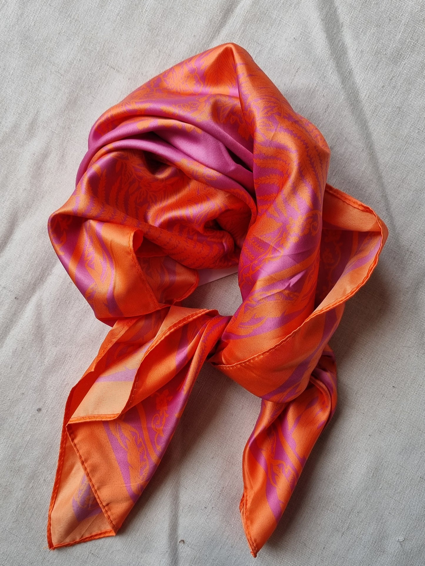 Pañuelo Ungre Rosa Estampado