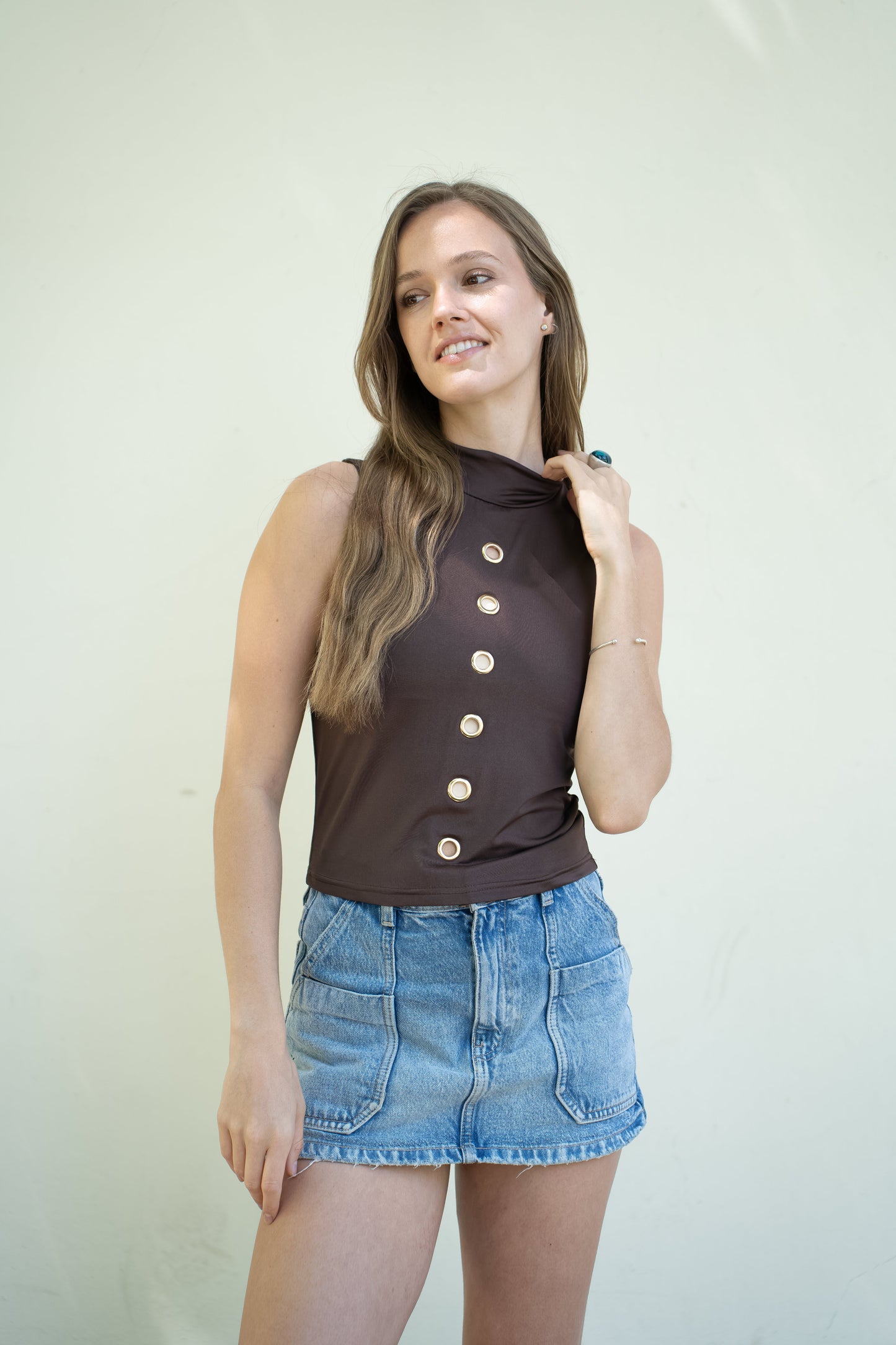 Polera Dita Choco Aplicaciones