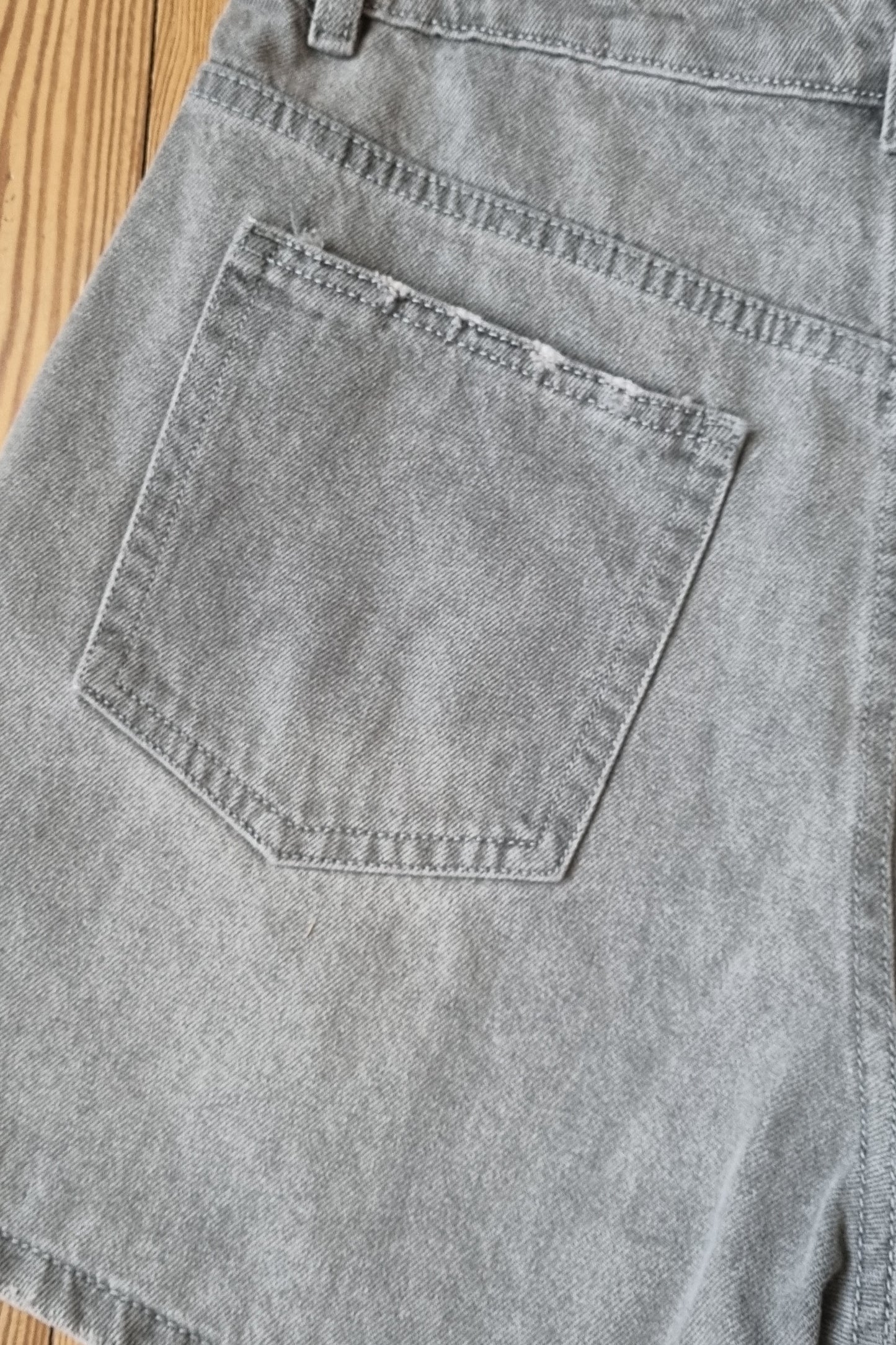 Short Komo Gris