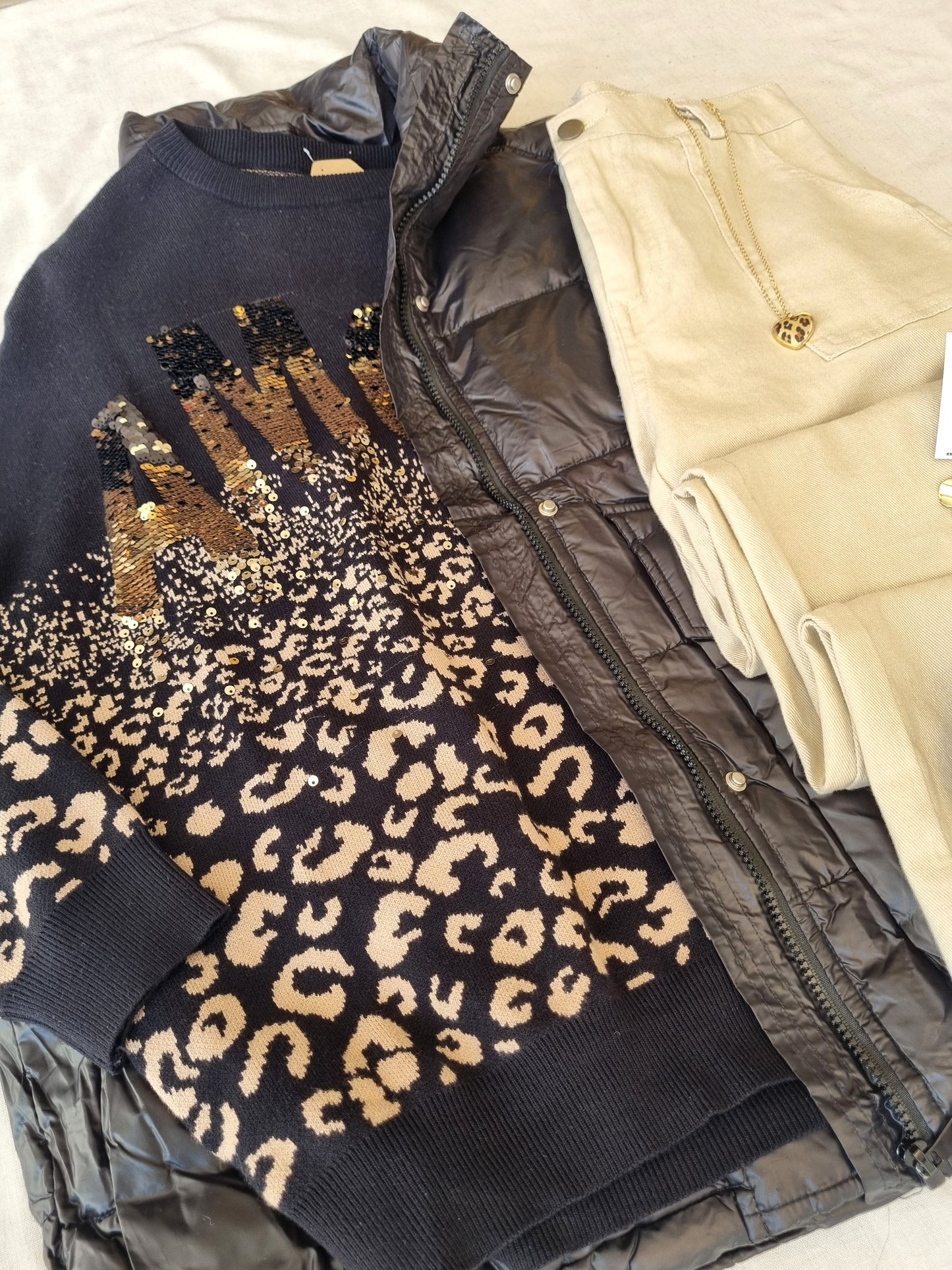 Sweater Amor Negro Lentejuelas