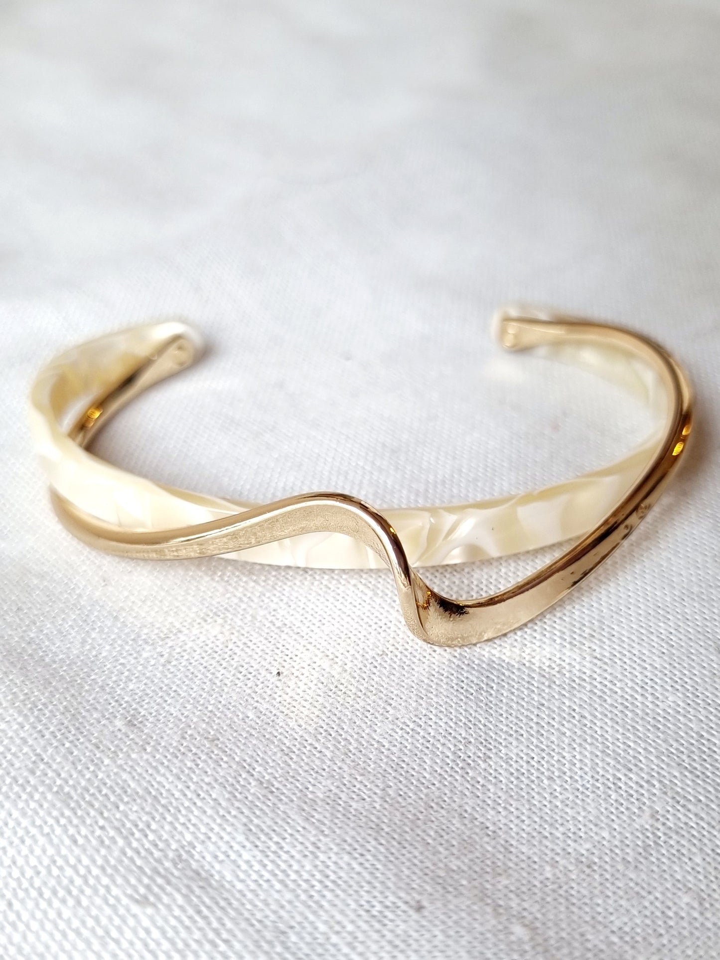Brazalete Wave Dorado