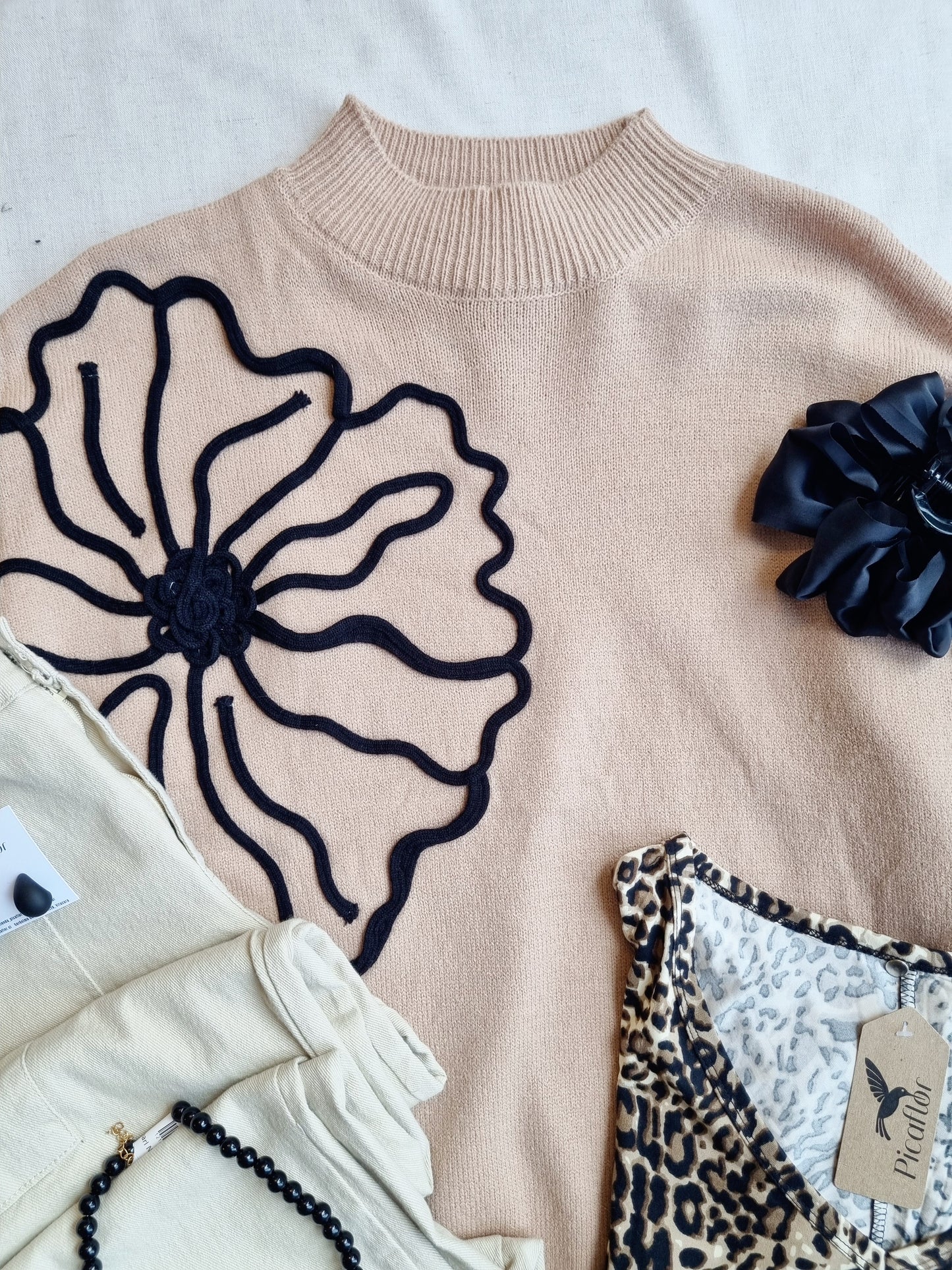 Sweater Pili Camel Flores