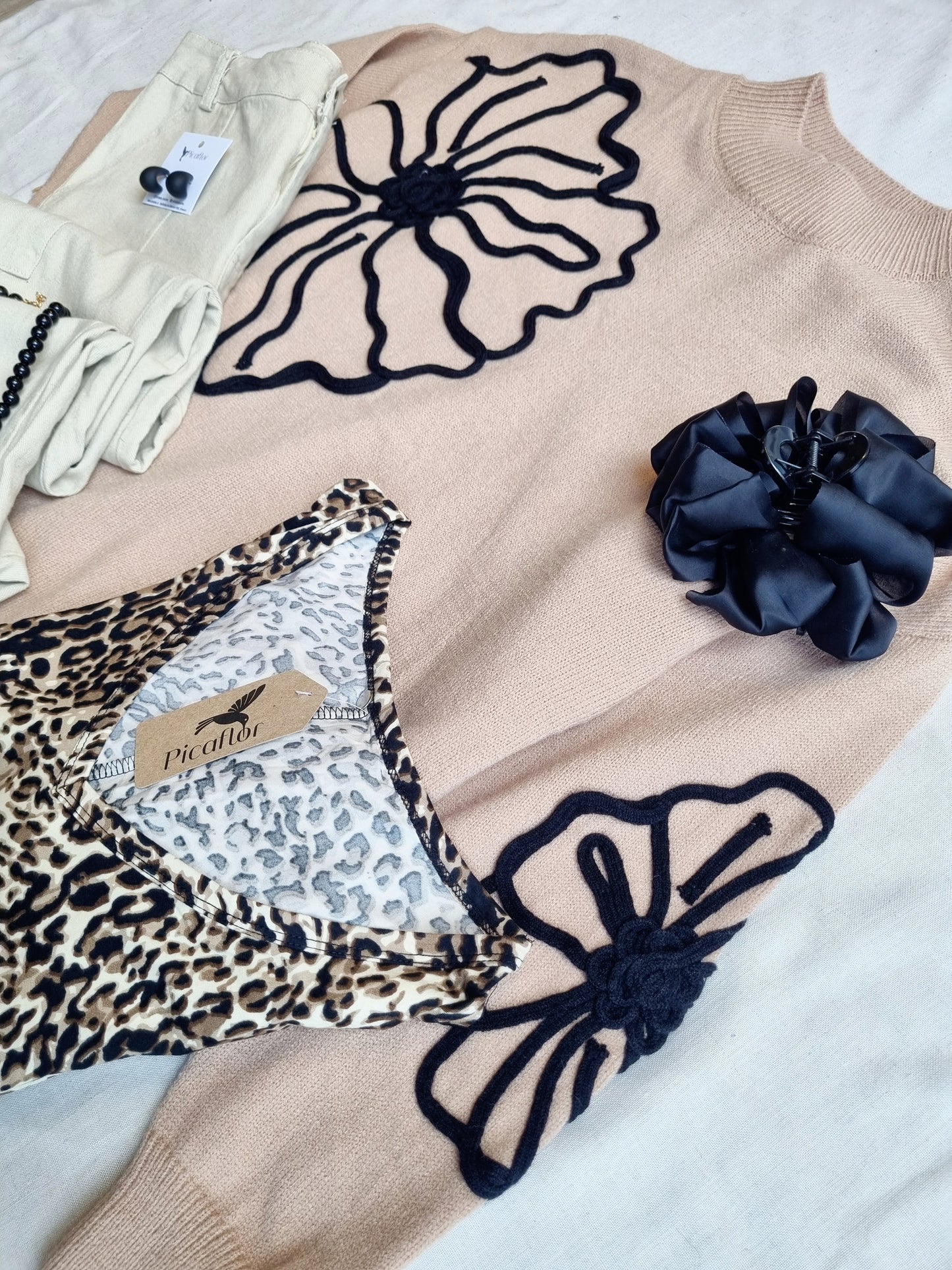 Sweater Pili Camel Flores