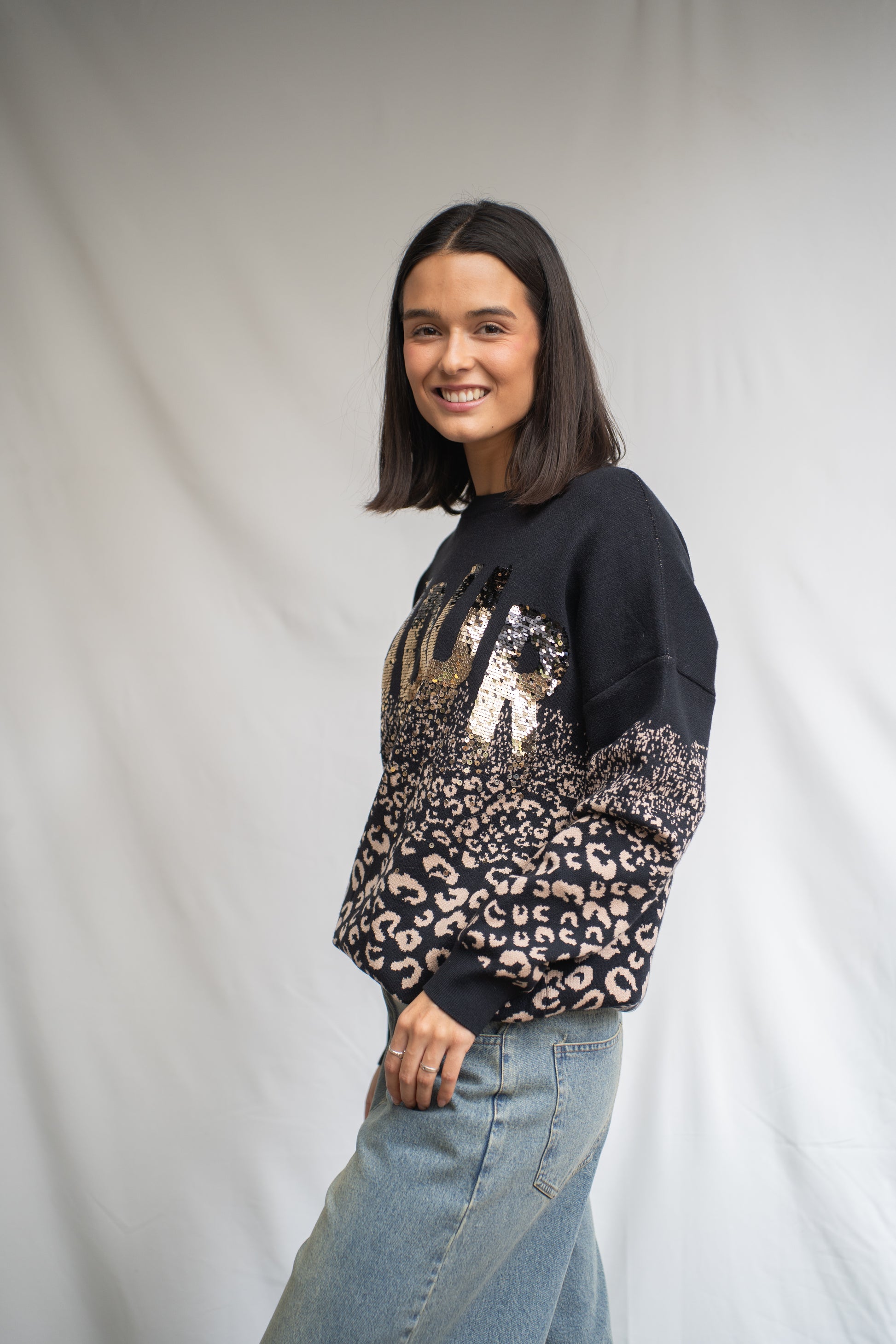 Sweater Amor Negro Lentejuelas