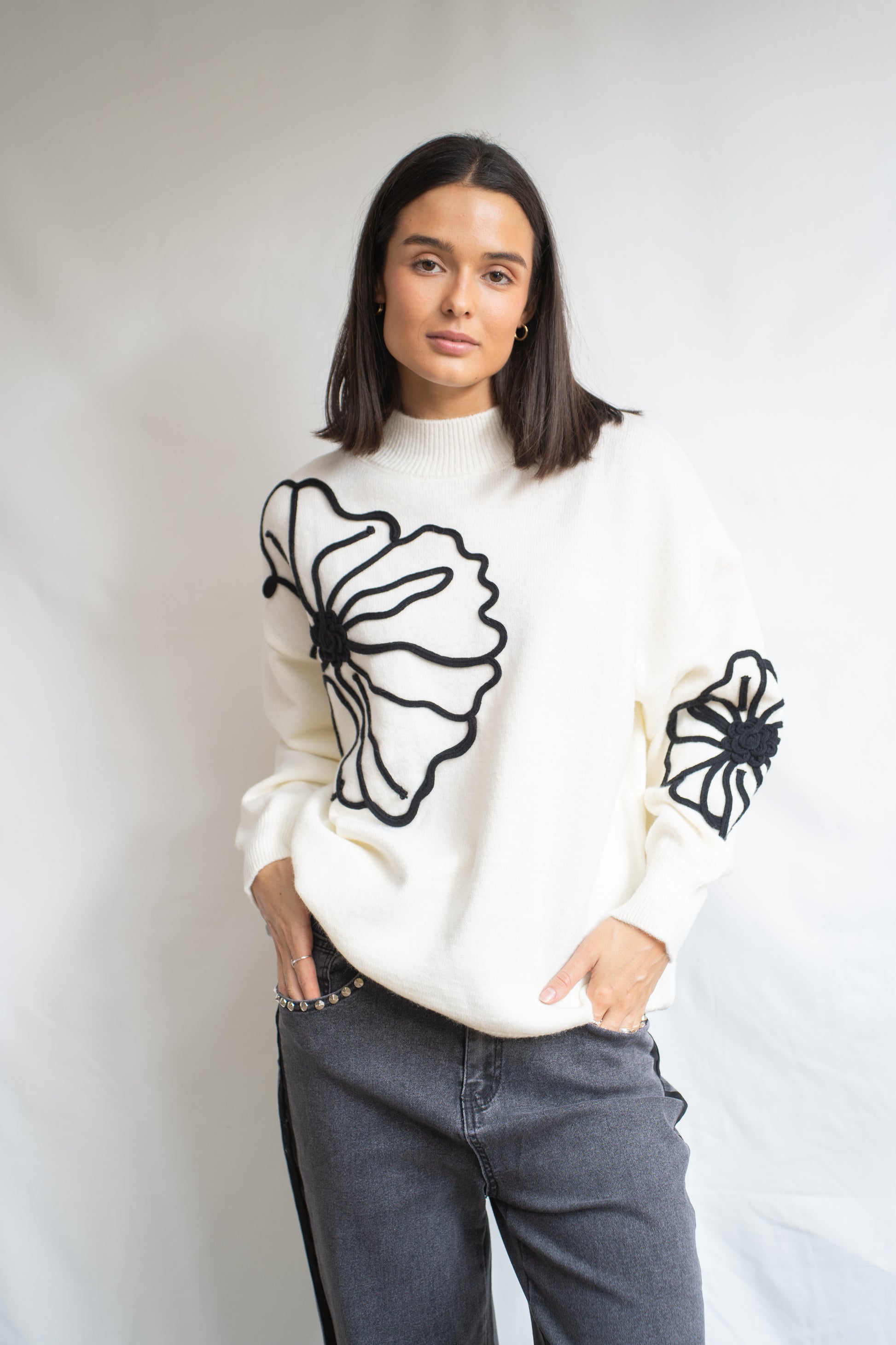 Sweater Pili Blanco Flores