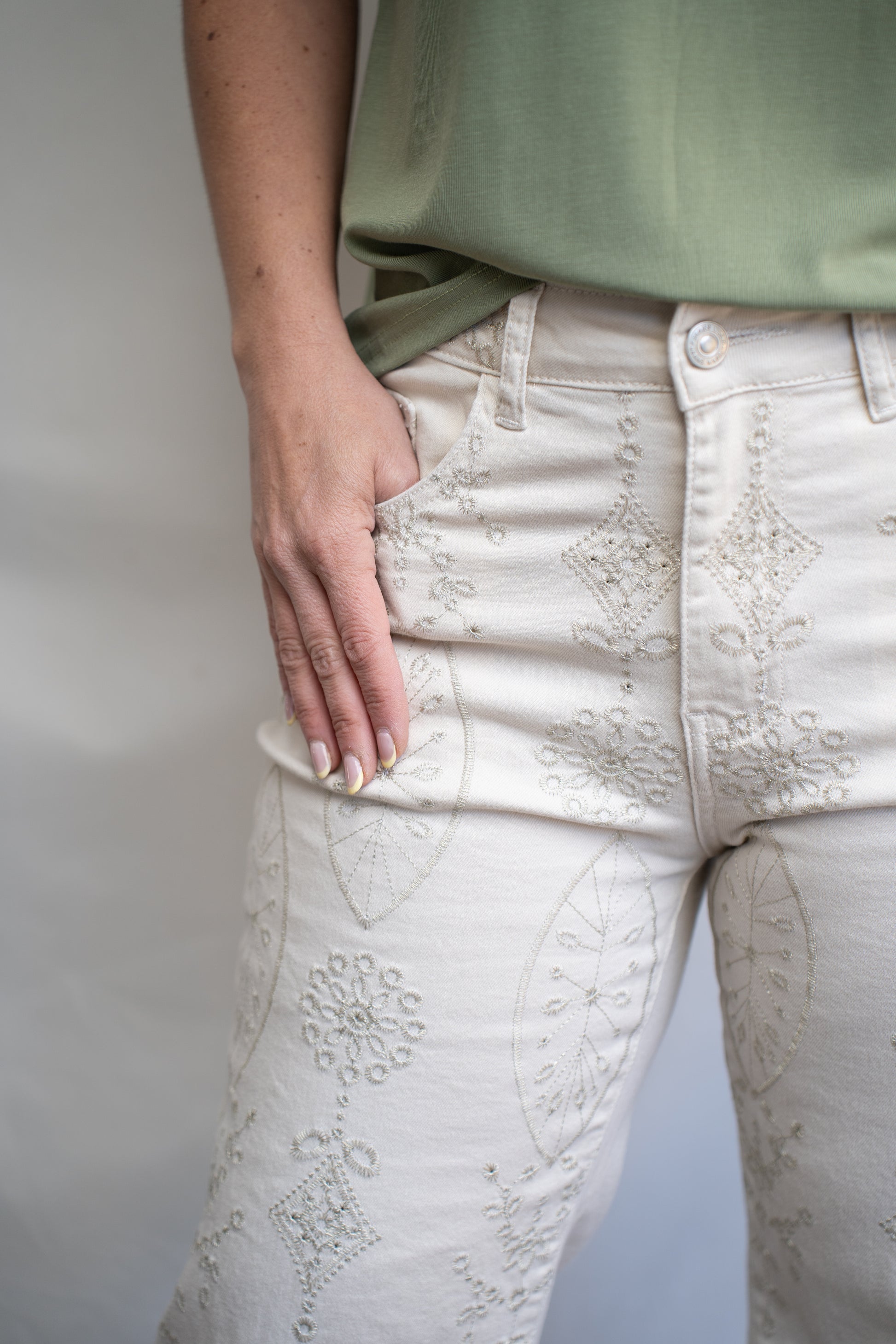 Pantalón Luzma Beige Bordado