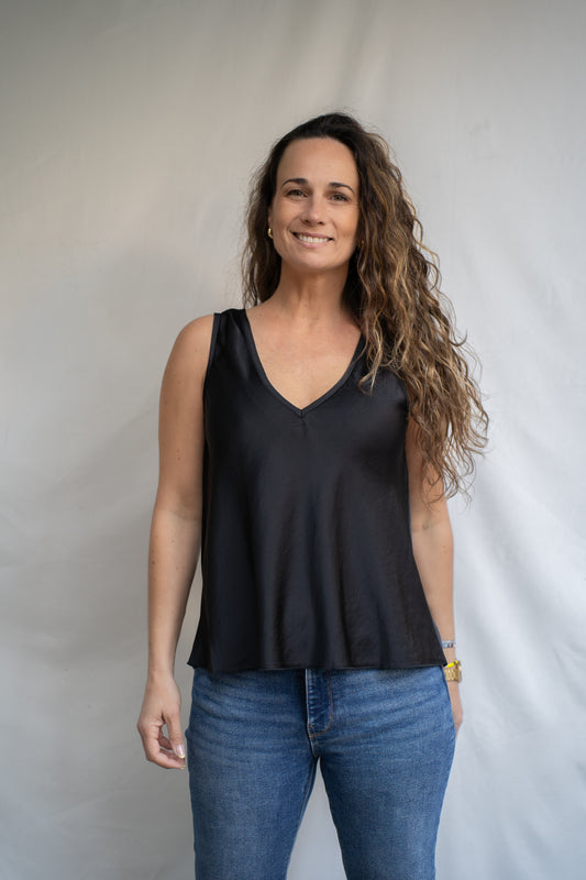 Polera Mariane Negra Satinada