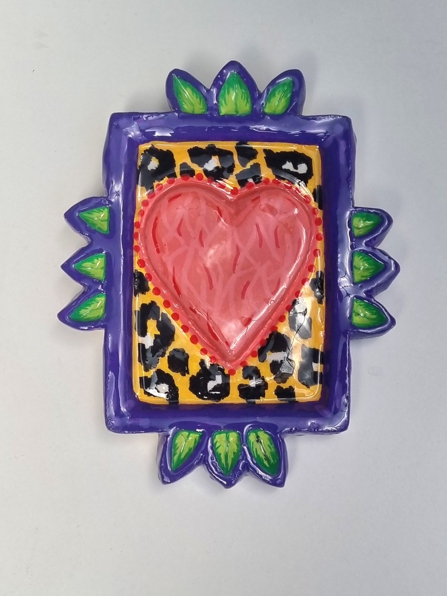 Decoración Yeso Corazón Pardo