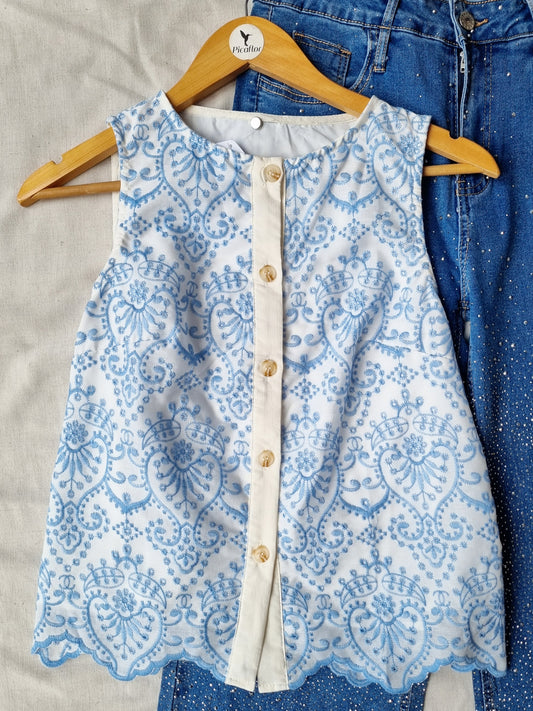 Blusa Pacha Celeste Bordada