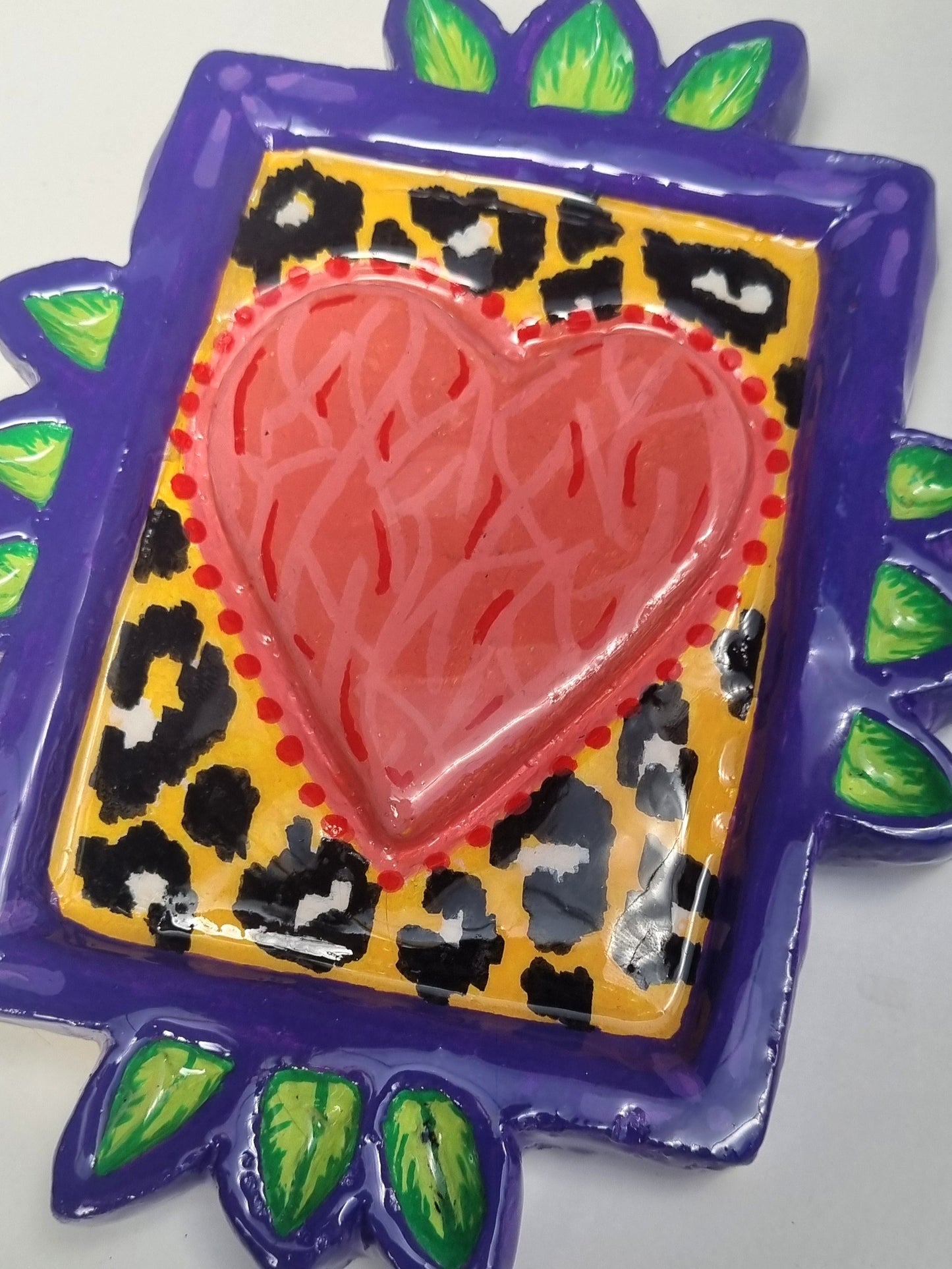 Decoración Yeso Corazón Pardo