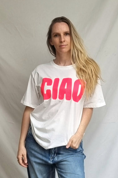 Polera Chao Blanca Fucsia